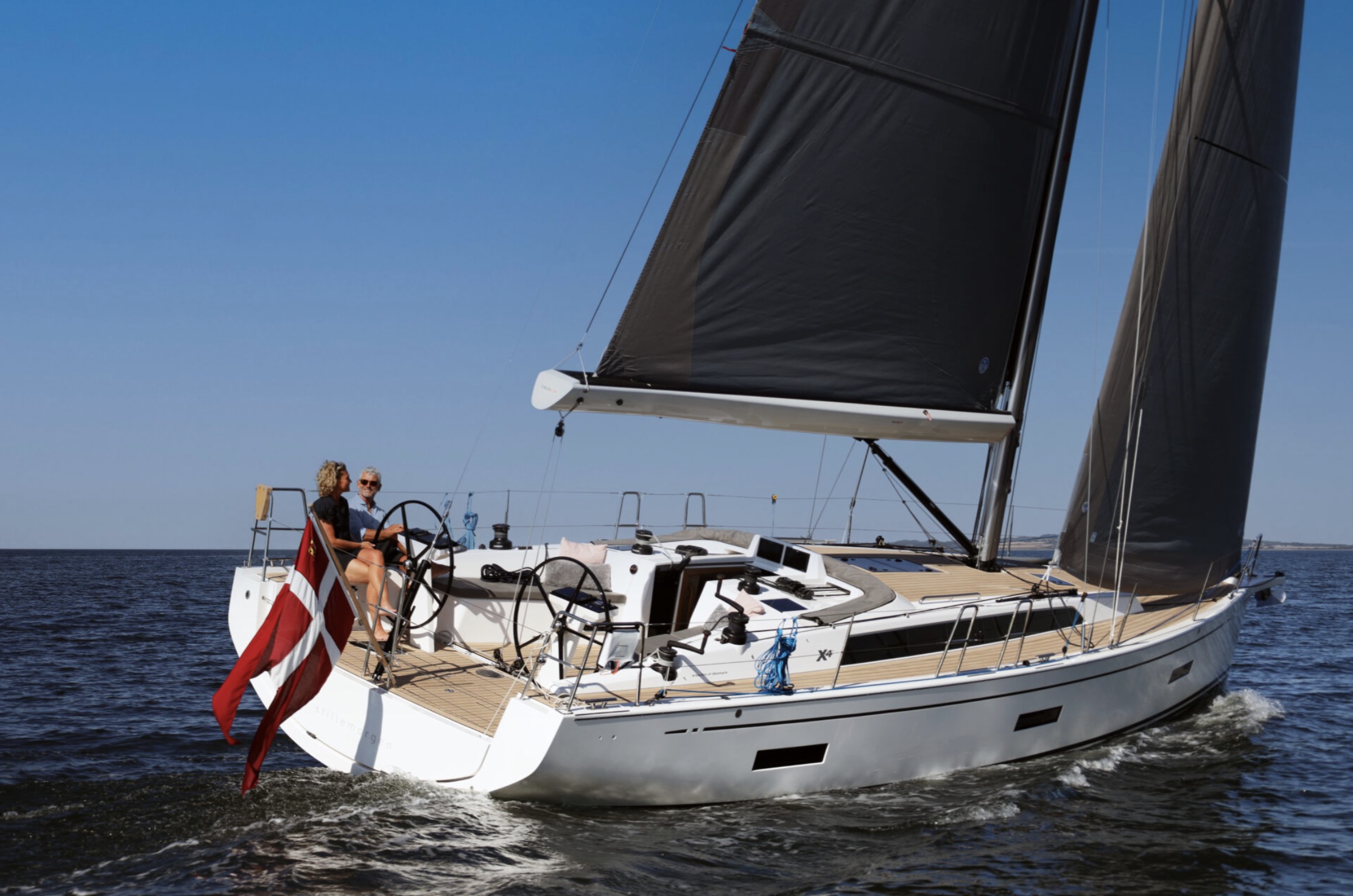 Segelyacht mit Spiegelheck